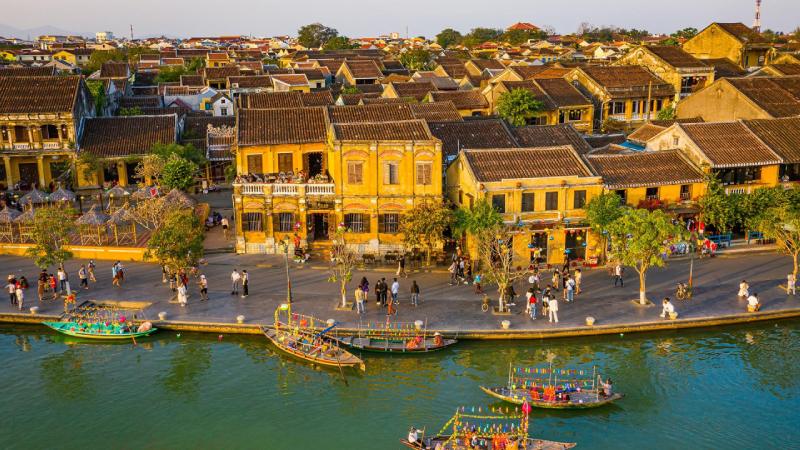 Hoi An Old Town Walking Tour – Lantern Stories, Heritage & Local Encounters